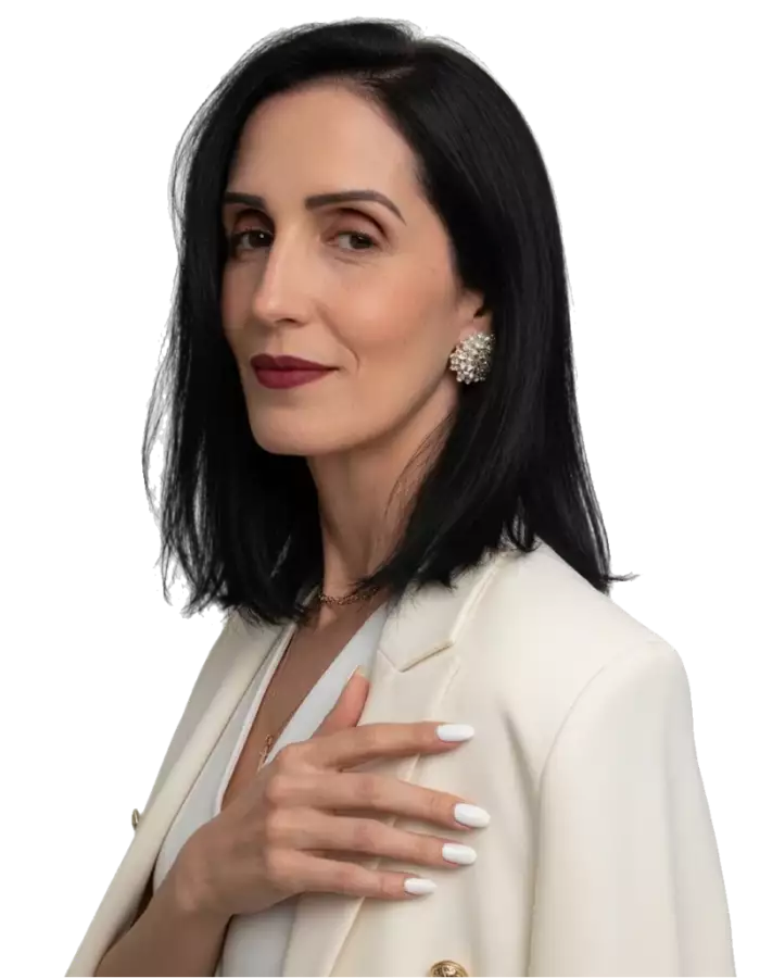 Dra. Mari Sanchez — especialista em tratamento de acne